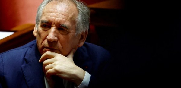 Fransanın Baş naziri parlamentin buraxılması ehtimalını istisna etməyib