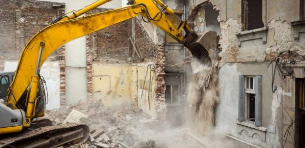 Bakıda daha bir rayonda söküntü olacaq - Qəzalı binalar yenilənəcək