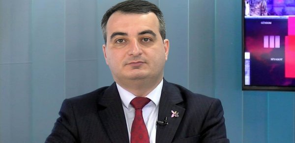 "Prezidentə ünvanlanan sualın qoyuluşu təhdid mesajı daşıyırdı" - Politoloq