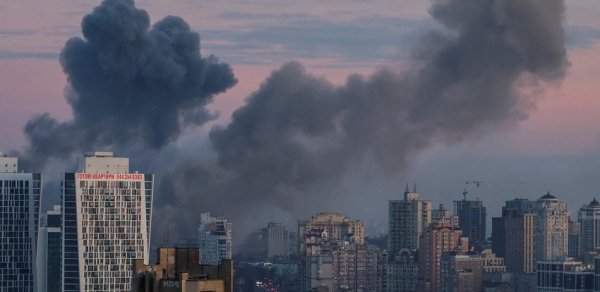Ukraynanın müxtəlif bölgələri kütləvi dron hücumuna məruz qalıb