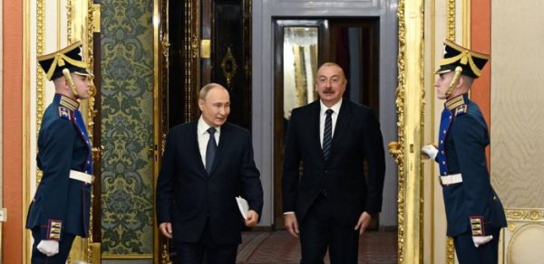 Peskov: Putinlə Əliyevin ŞƏT sammiti çərçivəsində görüşmək imkanı olacaq