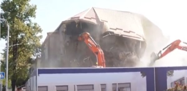 Xankəndidə separatçıların “SİMVOL”U olan tikili belə söküldü - VİDEO