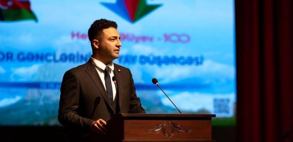 Tanınmış teleaparıcı ikinci dəfə tələbə oldu