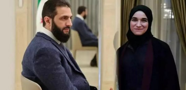 Suriyanın birinci xanımı məzun oldu - FOTOLAR