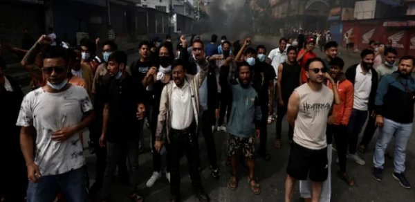 Nepalın sabiq Baş nazirinin həyat yoldaşı öldürülüb