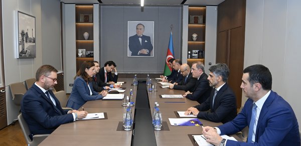 Ceyhun Bayramov Aİ-nin yeni səfirini qəbul etdi
