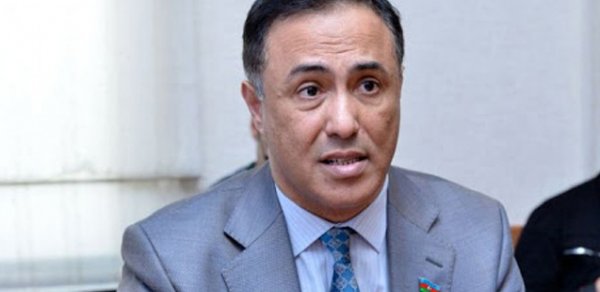 Elman Nəsirovu İşçi Qrupuna salmadılar - Narazılıq etdi