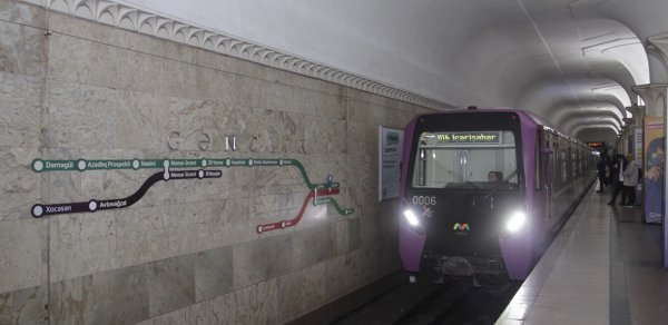 Metroda interval 1 dəqiqə 45 saniyəyə endirildi - İlk dəfə