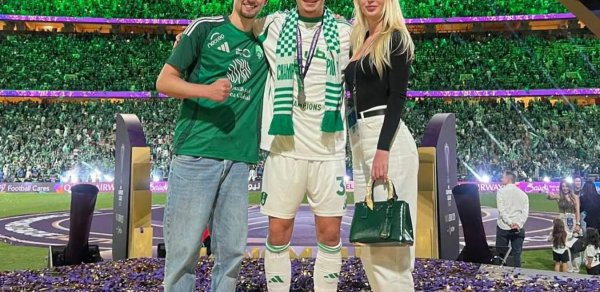 “Müqaviləmi görəndə sadəcə gülməyə başladım” – Sərvət qazanan 21 yaşlı futbolçu