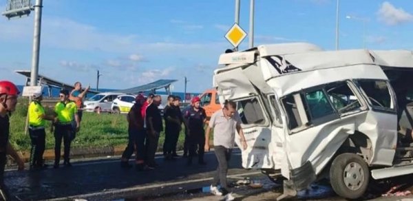 Türkiyədə ağır yol qəzası olub, 15 nəfər yaralanıb