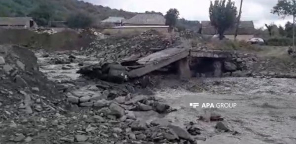 Balakəndə sel körpünü dağıdıb