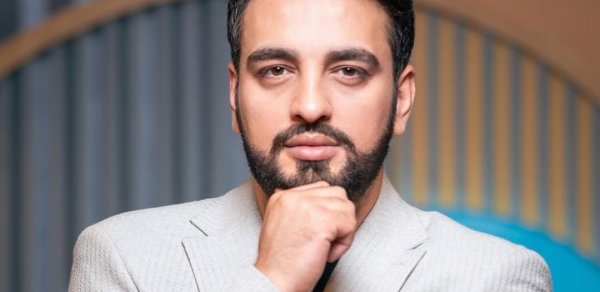Zaur qızını birinci sinifə yola saldı - FOTO