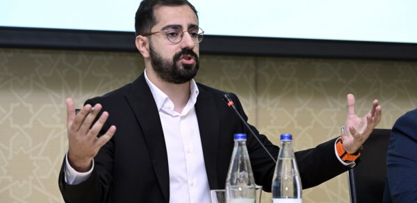 "Kiberdələduzların əsas məqsədi vətəndaşları aldatmaqdır" - Fərid Pərdəşünas