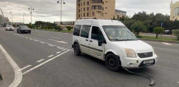 8 noyabr prospektində qəza - FOTO