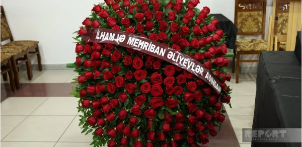 Prezident və Birinci xanım Hacı Murad Yegizarovla vida mərasiminə əklil göndəriblər