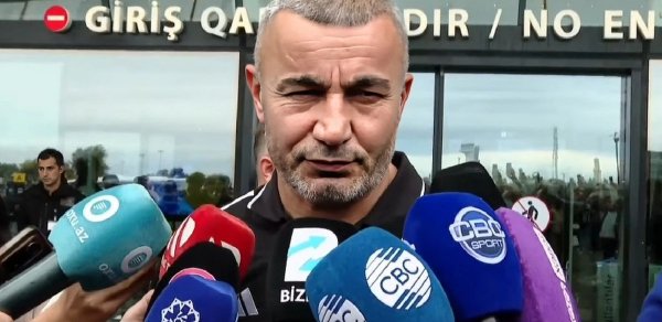 Qurban Qurbanov futbolçulara təşəkkür etdi