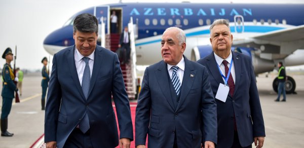Əli Əsədov Qırğızıstana işgüzar səfərə gedib
