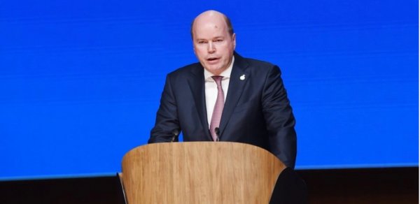 Counz Robert Qəri “Şöhrət” ordeni ilə təltif edilib - SƏRƏNCAM