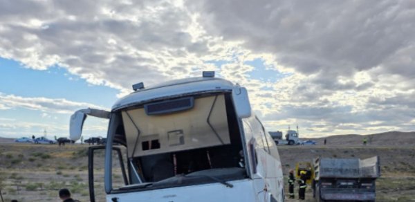 Naxçıvanda avtobus dərəyə aşıb, 15-dən çox yaralı var - FOTO
