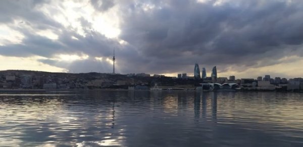 Bakıda yağış yağacaq, külək əsəcək - Sabahın havası