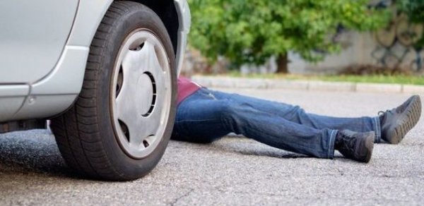 Oğuzda piyadanı avtomobil vuraraq öldürüb