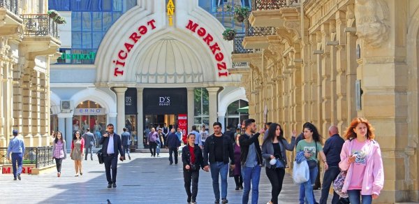 Azərbaycanda bu şəxslərin bazarlarda fəaliyyətinə qadağa qoyulacaq - Tarix açıqlandı