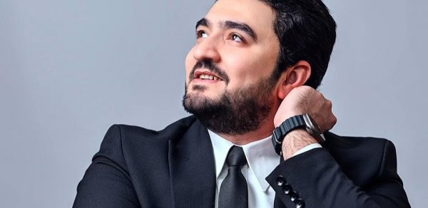 Məşhur müğənni qəzaya düşdü - FOTO
