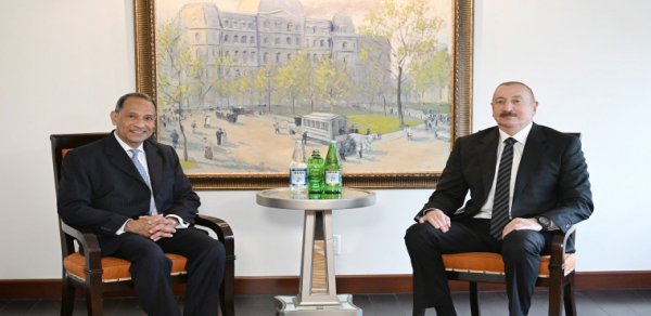 Prezident İlham Əliyev Nyu-Yorkda ABŞ Ticarət Palatasının baş vitse-prezidenti ilə görüşüb - FOTO