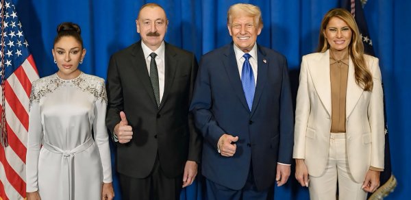 ABŞ-də xatirə fotosu
