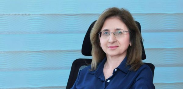 Mehriban Ələkbərzadənin quruluşunda "Baş" tamaşası: Premyeradan qeydlər
