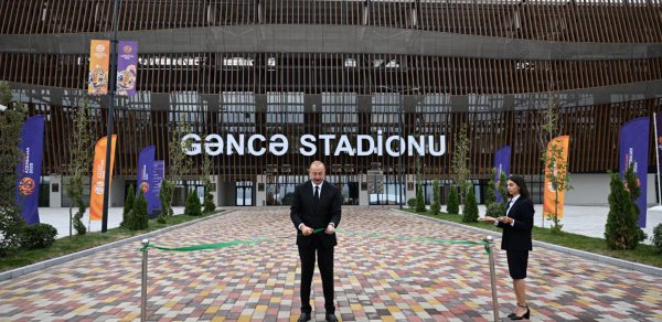 Prezident Gəncə şəhər stadionunun açılışında iştirak edib