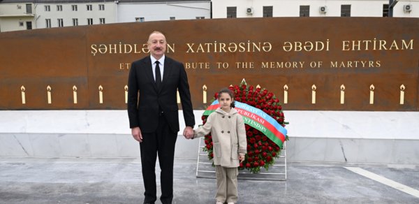 Prezidentin əlindən tutduğu qız Nilaydır... - Fotolar