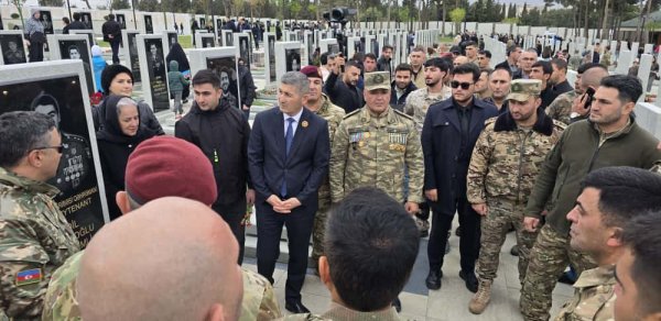 Xüsusi Təyinatlıların Qaziləri, Şəhid Ailələri və Veteranları İctimai Birliyi Şəhidlər Xiyabanını ziyarət edib