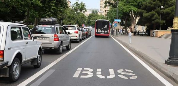 Məktəb avtobusları avtobus zolaqlarına daxil ola biləcəklər?