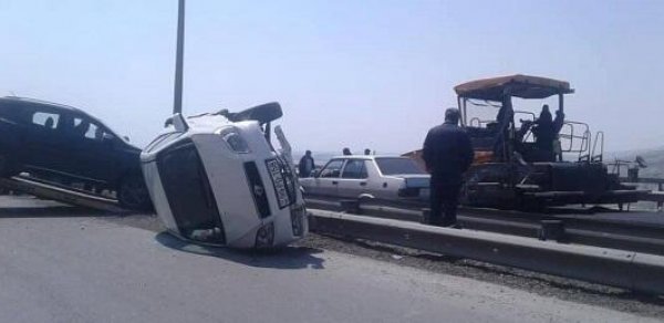 "Abşeron" ticarət mərkəzinin qarşısında ağır qəza - Ölənlər var