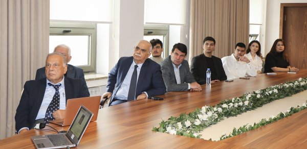 AzMİU-da dünya şöhrətli alimin elmi seminarları keçirilir - FOTOLAR