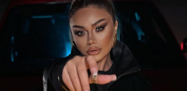 "Böyük səhnələrə çıxmaq üçün dəyişməyə qərar verdim" - Türkan