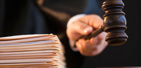 Naxçıvanda anasının qətlində ittiham edilən şəxsə hökm oxunub