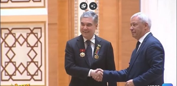 DİN-in həbs etdiyi QHT sədri ilə bağlı yeni fakt – Türkmənistan prezidentinə də saxta medal verib 