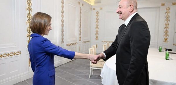 Maya Sandu: Azərbaycan Prezidentini Ermənistanla sülh yolunda mühüm addımlarla bağlı təbrik etdim