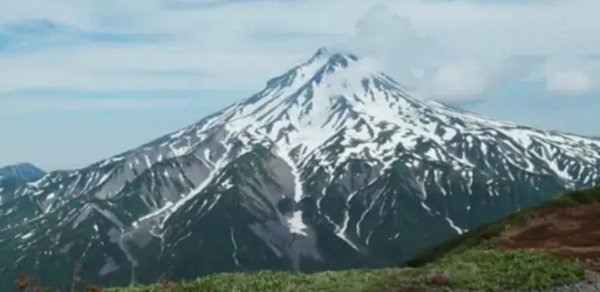 Kamçatkada Vilyuçinski vulkanına dırmaşan turist ölüb