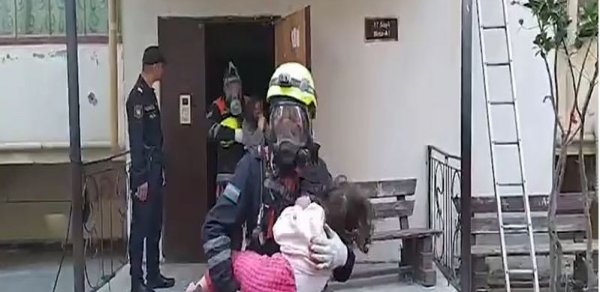 Xırdalan “AAAF park” yaşayış kompleksində yanğın baş verib, 15 nəfər təxliyə olunub -  VİDEO