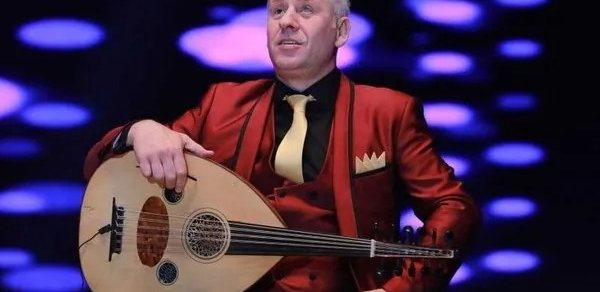 Görmə məhdudiyyətli müğənni velosiped turuna qatılacaq
