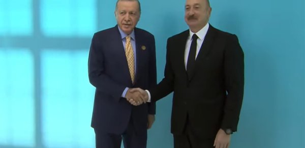 Prezident Qəbələdə qonaqları qarşılayır - Canlı