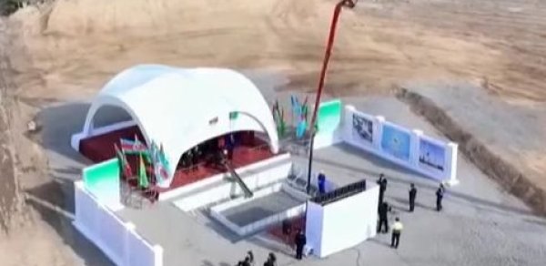 Füzuli məscidinin təməli qoyulub