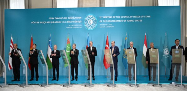 Füzuli məscidinin təməli qoyulub