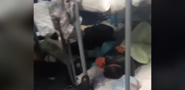 Vətəndaşlarımız Rusiyada aeroportda saxlanılıb - “Qapını arxadan bağlayıblar” - Video