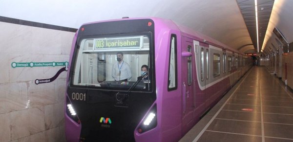 Bakı metrosunda qatarların hərəkəti ləngiyib