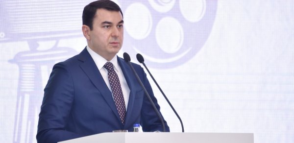 Mədəniyyət naziri rəisi işdən çıxardı, yerinə müavinini təyin etdi