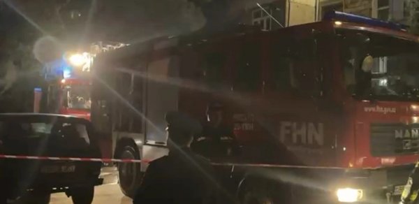 Sumqayıtda yaşayış binasında yanğın olub